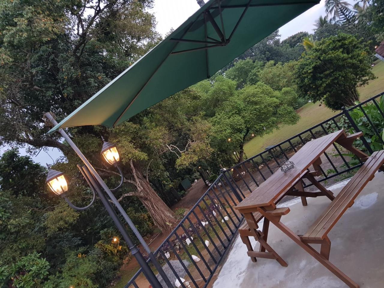 Galkanda Walawwa Kandy Exterior foto